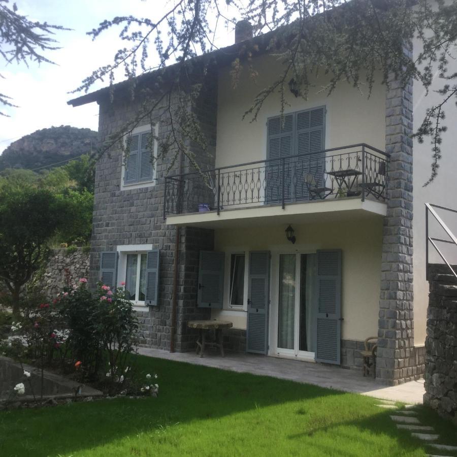 フィナーレ・リーグレ Castelli In Aria Bed & Breakfast エクステリア 写真